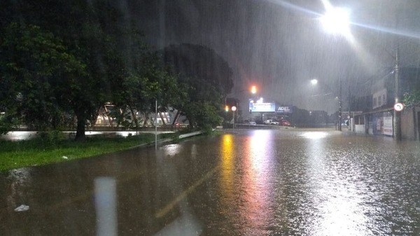 Temporais deixam 16 mortos e mais de 400 desabrigados em Juiz de Fora, MG