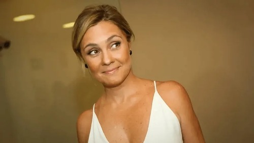 Mansão no RJ e zero redes sociais: a vida "low profile" de Adriana Esteves