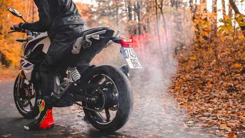 Barulho de escapamento pode virar crime e levar motorista à prisão