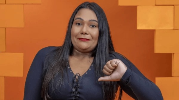 Chaiany não é pobre? Web descobre que ela tem piscina em casa fora do BBB