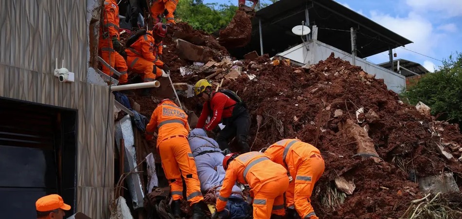 Chega a 46 o número de mortos nas chuvas na Zona da Mata Mineira