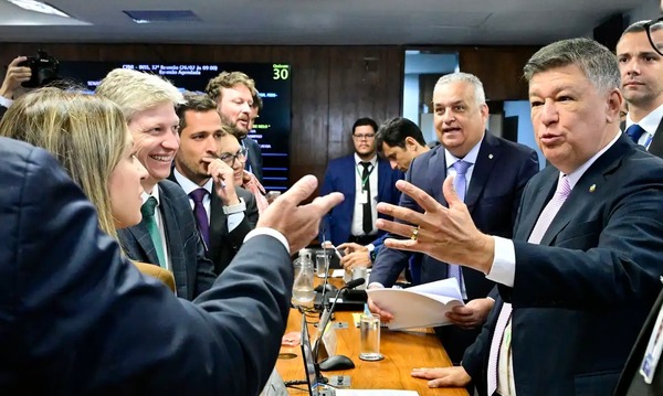 CPMI aprova quebra de sigilos de Lulinha, e sessão acaba com troca de socos