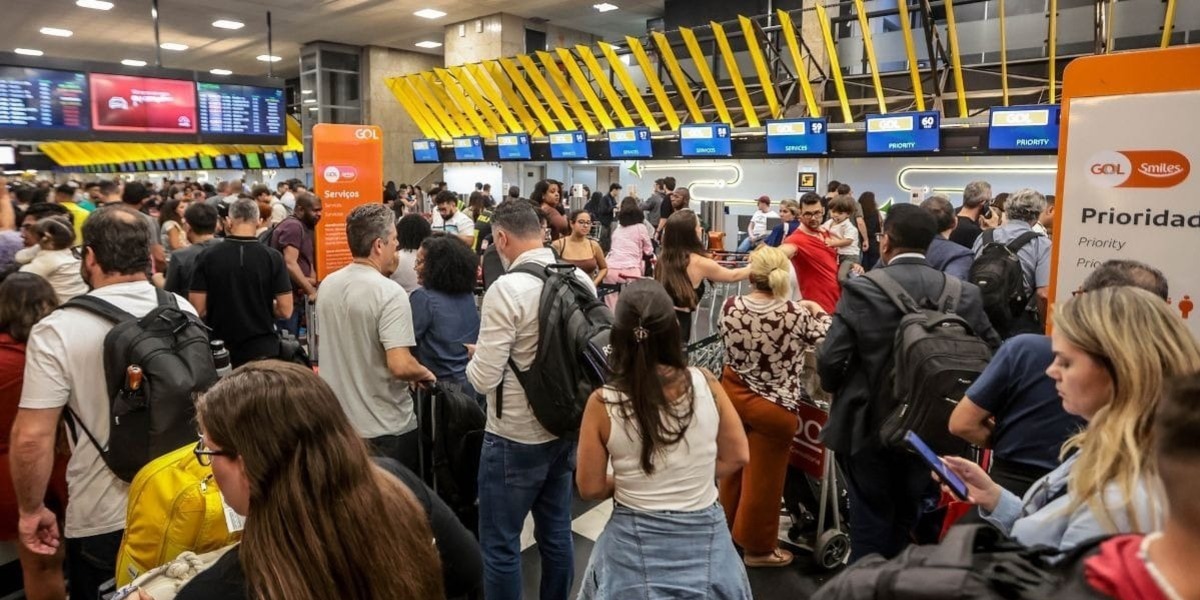 Conflito no Oriente M&eacute;dio provoca maior caos a&eacute;reo global desde a pandemia - Not&iacute;cias - Clube FM 104.7