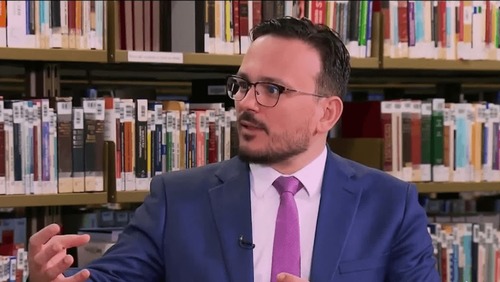 Professor acusado de estupro e crimes contra 10 mulheres é preso no RS