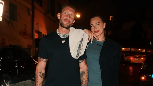 Sabalenka, tenista número 1 do mundo, anuncia noivado com brasileiro