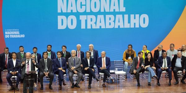 Fim do 6x1: Lula propõe negociação entre patrões, empregados e governo