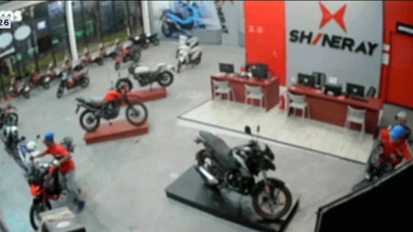 Menores são apreendidos em tentativa de assalto a loja de motos em SP