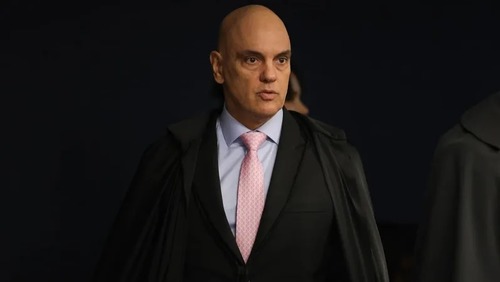 Oposição pede prisão de Moraes após troca de mensagens com Vorcaro