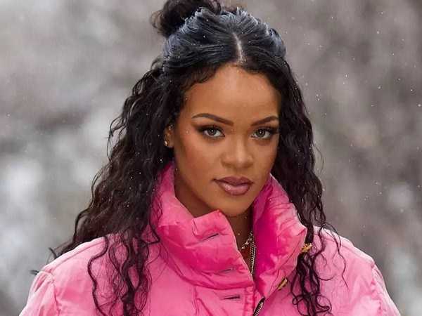 Casa de Rihanna na California é atingida por 10 tiros; suspeita foi presa
