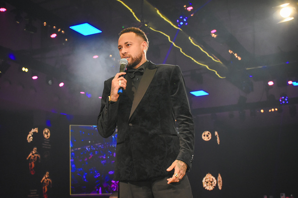 Neymar justifica curtida em modelo do Onlyfans no Instagram