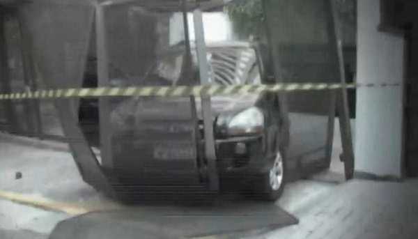 Criminosos usam controles clonados para invadir e furtar condomínios