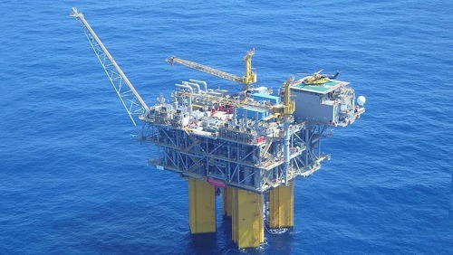 Trump ameaça ataque '20 vezes mais forte' se Irã fechar o Estreito de Ormuz