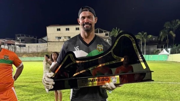 Justiça do Rio de Janeiro passa a considerar goleiro Bruno foragido