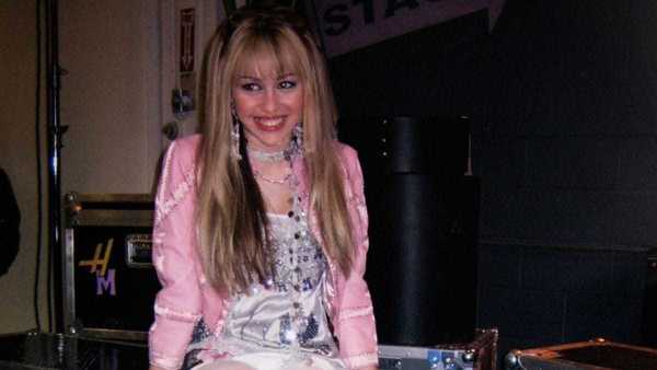 Miley Cyrus volta a viver Hannah Montana em especial de 20 anos da série
