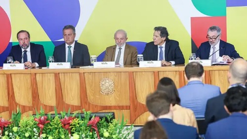 Governo Federal zera PIS e Cofins de diesel e pede a governadores para reduzirem ICMS dos combustíveis