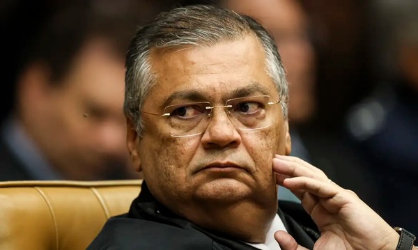 Dino acaba com aposentadoria compulsória como maior punição a magistrados; pena será perda de cargo