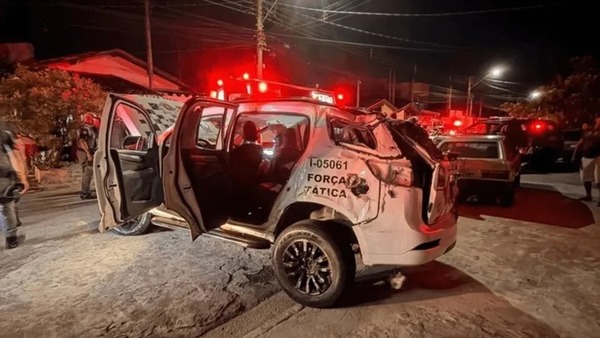 Policial morre após viatura capotar durante perseguição em Taubaté