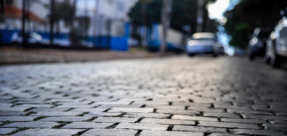 Interdição emergencial fecha acesso à Avenida Independência a partir da Avenida Nove de Julho