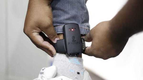 Senado aprova uso imediato de tornozeleira para agressores de mulheres
