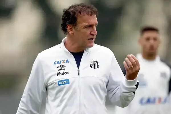 Santos anuncia Cuca como novo técnico após demissão de Vojvoda
