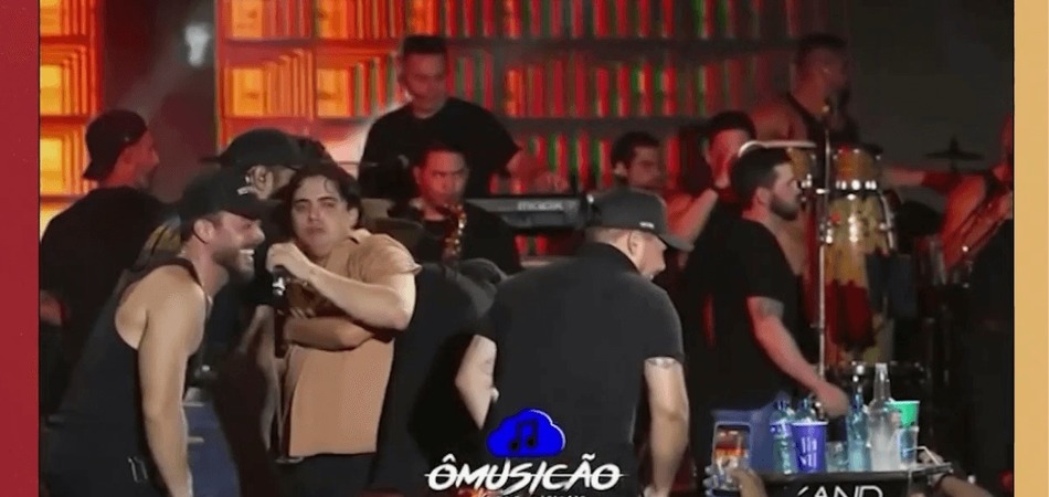 Natanzinho Lima é carregado por seguranças após ficar bêbado em show; veja!