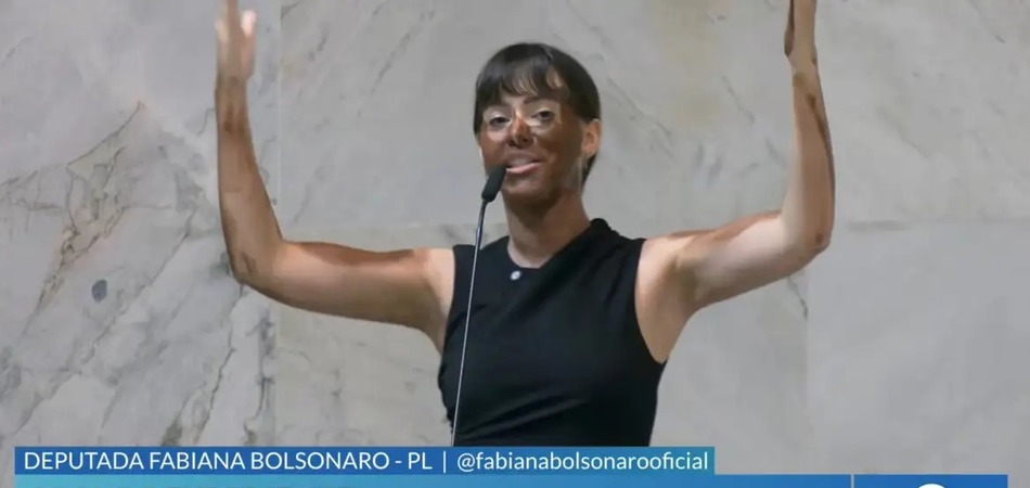 Deputados pedem cassação de Fabiana Bolsonaro por blackface na Alesp