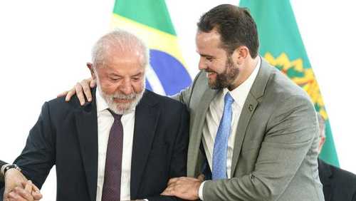 Lula oficializa saída de Haddad da Fazenda; Dario Durigan assume ministério