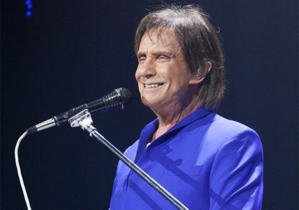 Roberto Carlos planeja construir prédio em formato de rosa