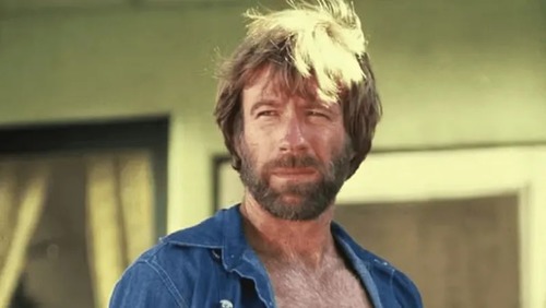 Veja última mensagem de Chuck Norris aos fãs: "Não envelheço, evoluo"