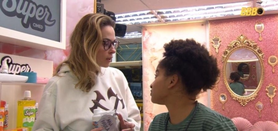 Ana Paula e Milena discutem no BBB