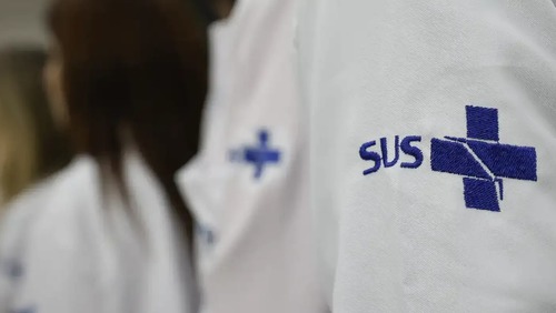 Março Azul: exames para rastrear câncer de intestino triplicam no SUS