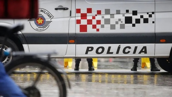 Crianças são encontradas mortas dentro de carro no litoral de SP