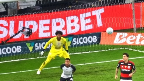 Árbitro de Corinthians x Flamengo relata que precisou de ajuda da polícia para entrar em vestiário