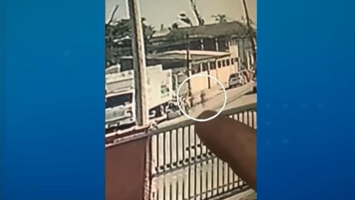 Vídeo mostra crianças andando na rua antes de serem encontradas mortas