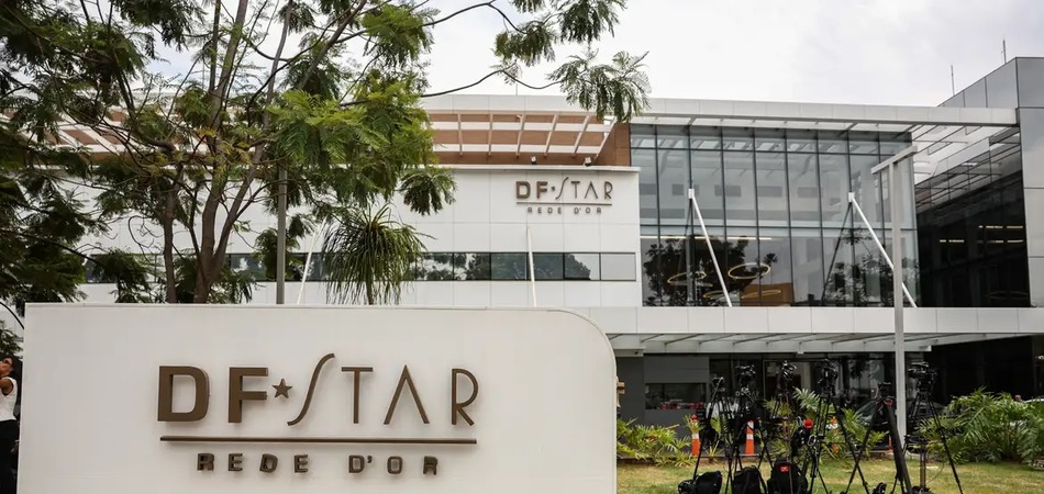 Bolsonaro deixa a UTI, mas não tem previsão de alta hospitalar