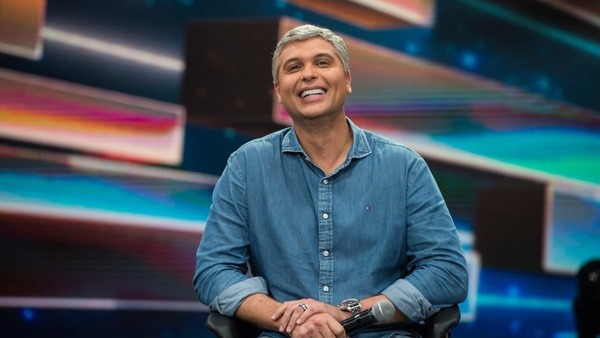 Joel Datena conta bastidores da relação com pai fora da TV: "É para poucos"