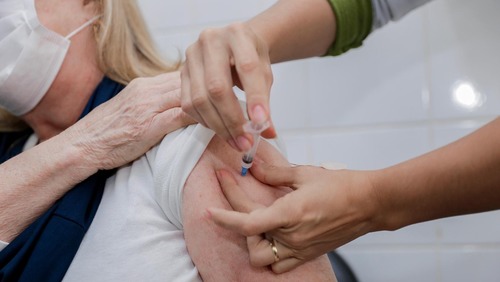 Ribeirão Preto inicia campanha de vacinação contra a gripe com Dia D neste sábado