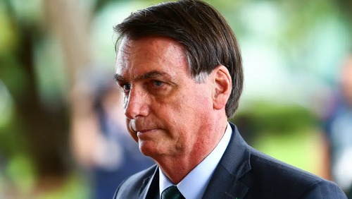 Bolsonaro reclama de dor no ombro direito, e médicos indicam cirurgia