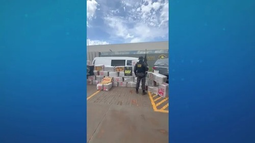 Polícias apreendem toneladas de drogas em Kombis no MS e SP