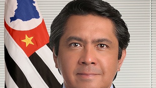 Quem é o senador que usava giroflex e deu 'carteirada' para fugir de multas