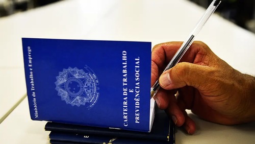 Brasil tem recorde de 66,8% dos trabalhadores na previdência social