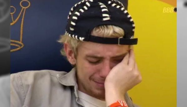 Juliano Floss chora após briga e cogita desistir do BBB 26: “Vou embora”
