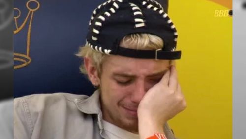 Juliano Floss chora após briga e cogita desistir do BBB 26: “Vou embora”