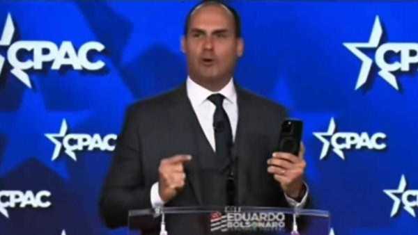 Moraes dá 24h para defesa de Bolsonaro explicar vídeo de Eduardo nos EUA