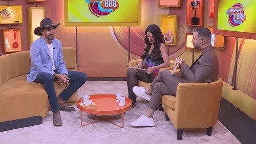 Alberto Cowboy usa termo homofóbico e leva puxão de orelha de Gil do Vigor