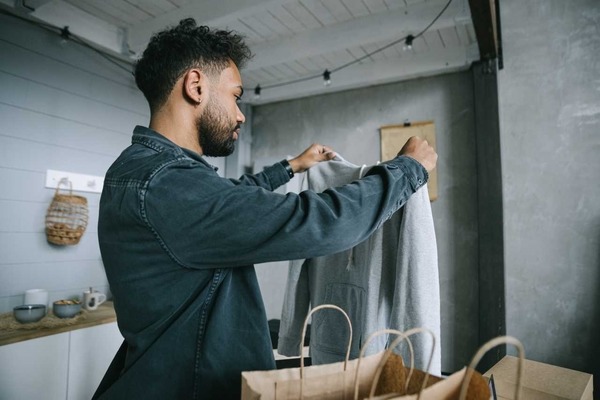 Impostos representam quase metade do preço de roupas no Brasil