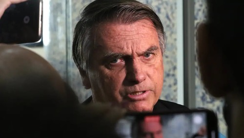 Defesa diz que Bolsonaro não tinha conhecimento sobre vídeo de Eduardo