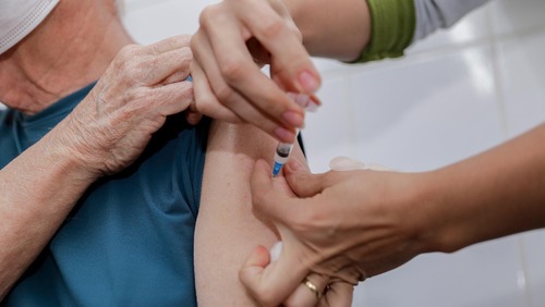 Vacina contra a Influenza segue disponível nas salas de vacina de Ribeirão Preto