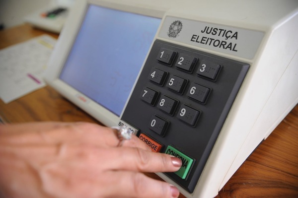 Eleições 2026: prazo para candidatos trocarem de partido acaba nesta sexta