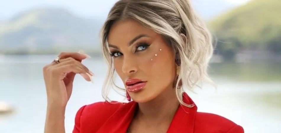 Andressa Urach desabafa após crise de borderline: 'Mente sobrecarregada'